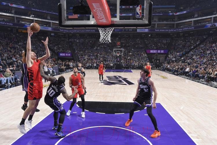 杨瀚森2分1助1断 开拓者擒国王取3连胜 杨瀚森2分1助1断 开拓者擒国王取3连胜